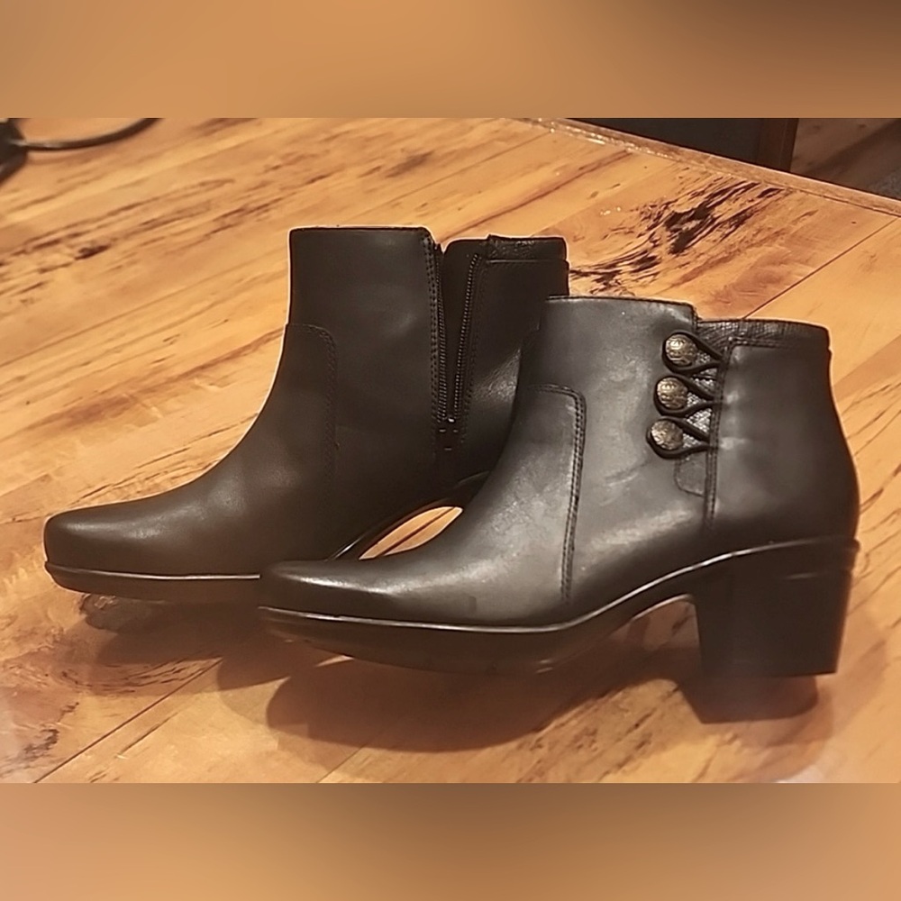 Clark's Black Leather Booties - 8.5M